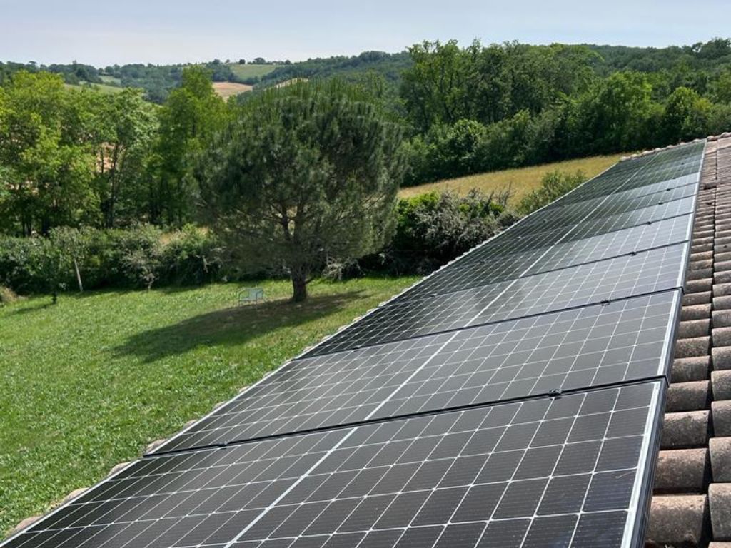 Projet de Panneaux Photovoltaïques pour une Résidence